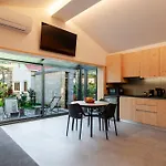Villa Premium Retreat With Garden By Hostwise Darque