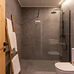 Premium Retreat With Garden By Hostwise Darque