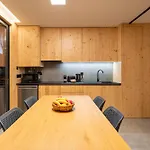 Premium Retreat With Garden By Hostwise *