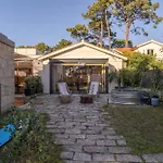 Premium Retreat With Garden By Hostwise Darque