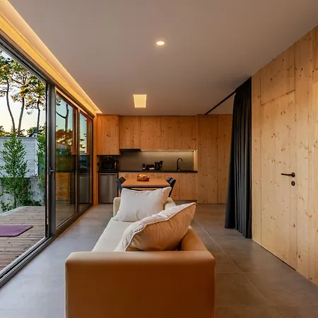 Premium Retreat With Garden By Hostwise Darque