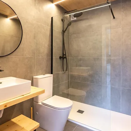 Villa Premium Retreat With Garden By Hostwise