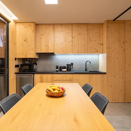 Premium Retreat With Garden By Hostwise *