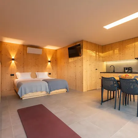 Premium Retreat With Garden By Hostwise *