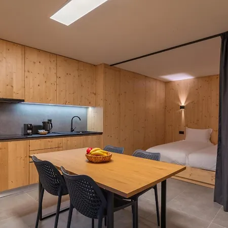 Premium Retreat With Garden By Hostwise Darque