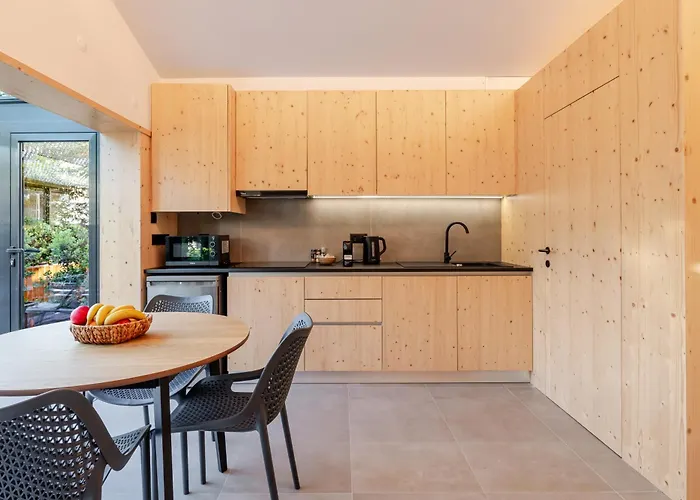 Premium Retreat With Garden By Hostwise Villa